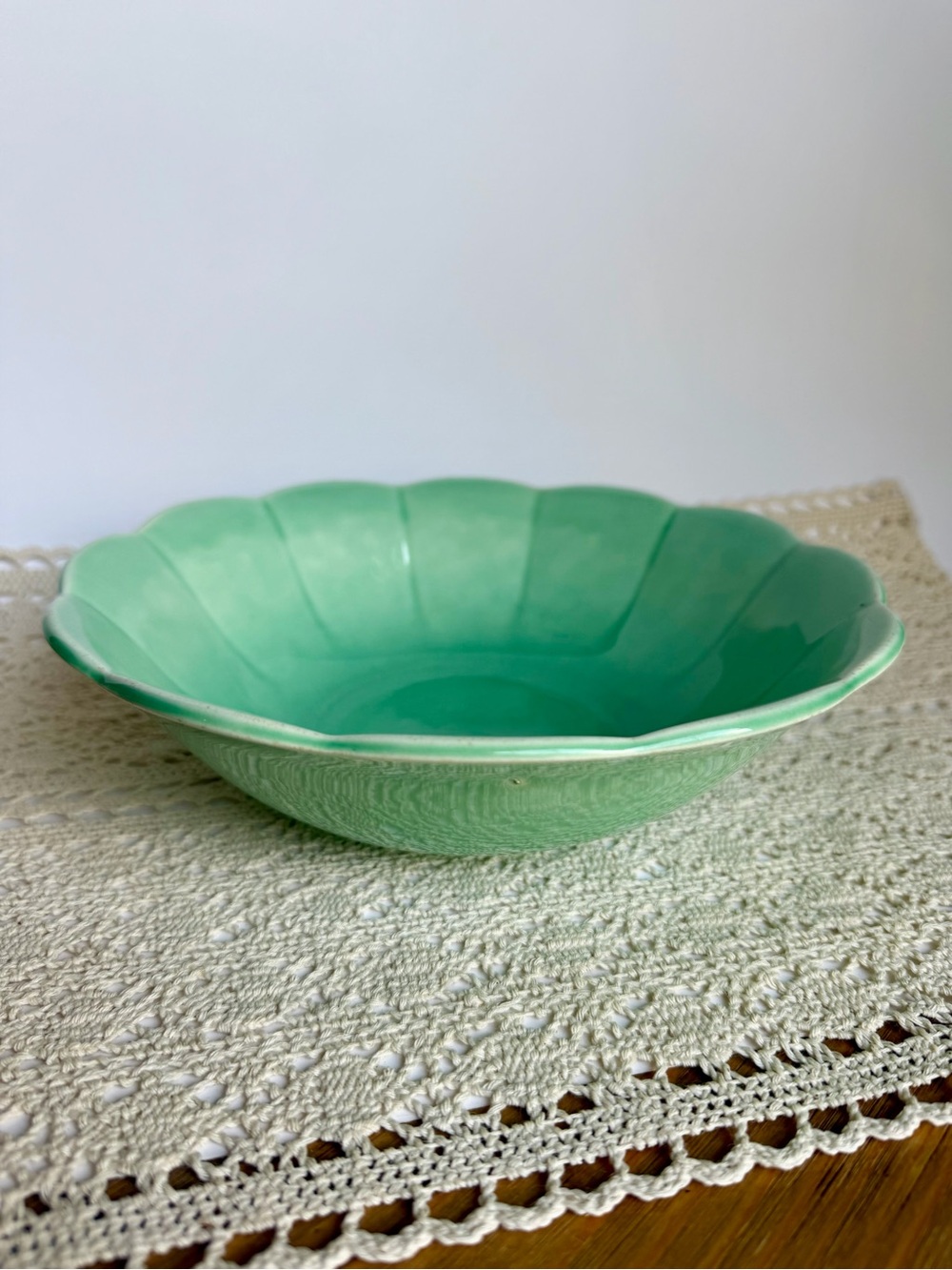 Vintage W.S. George Green Scalloped Serving Bowl 9” USA Pottery Jadeite Style